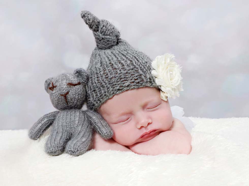 Elizabeth's Newborn Baby Photo Session at 27 Days