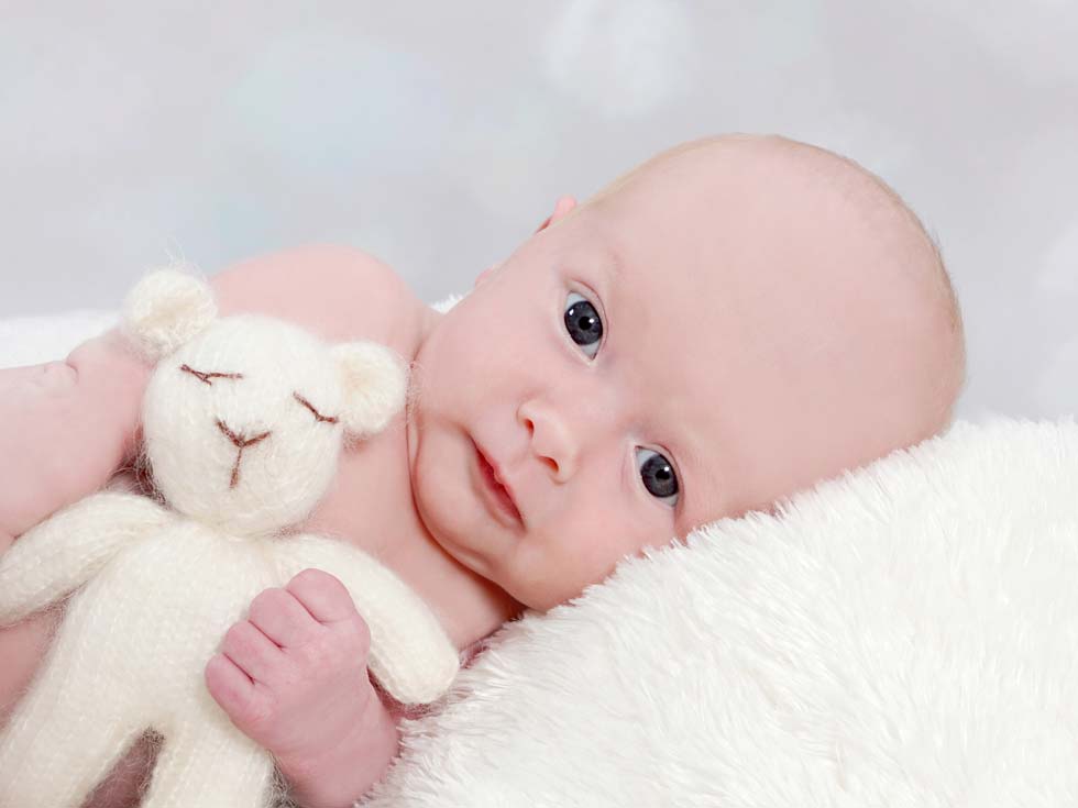 Elizabeth's Newborn Baby Photo Session at 27 Days