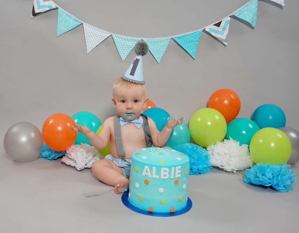 Cake smash photo shoot, cake smash, 1st birthday, cake smashing