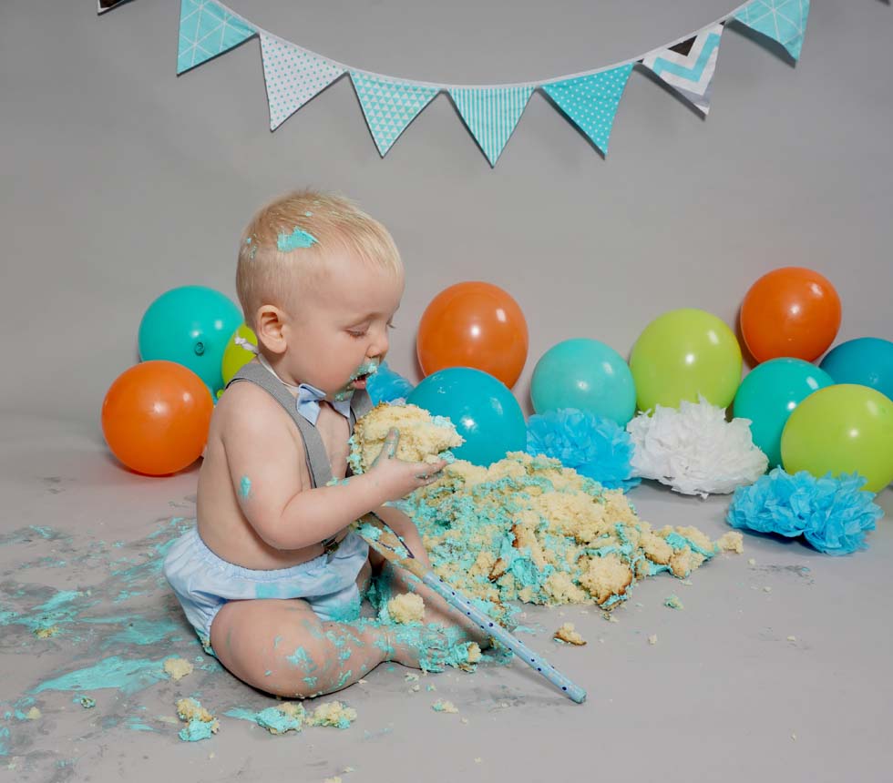 Cake smash photo shoot, cake smash, 1st birthday, cake smashing