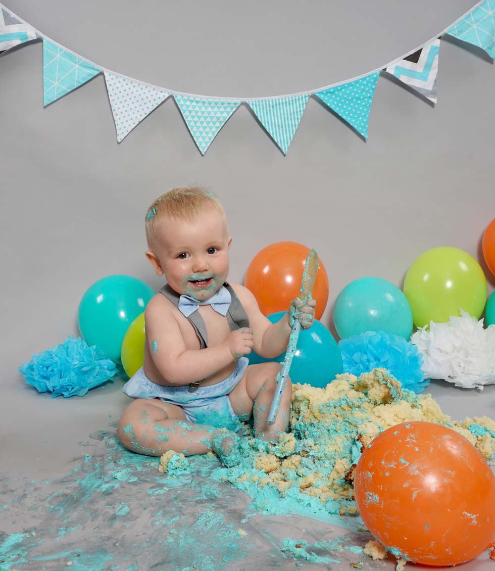 Cake smash photo shoot, cake smash, 1st birthday, cake smashing