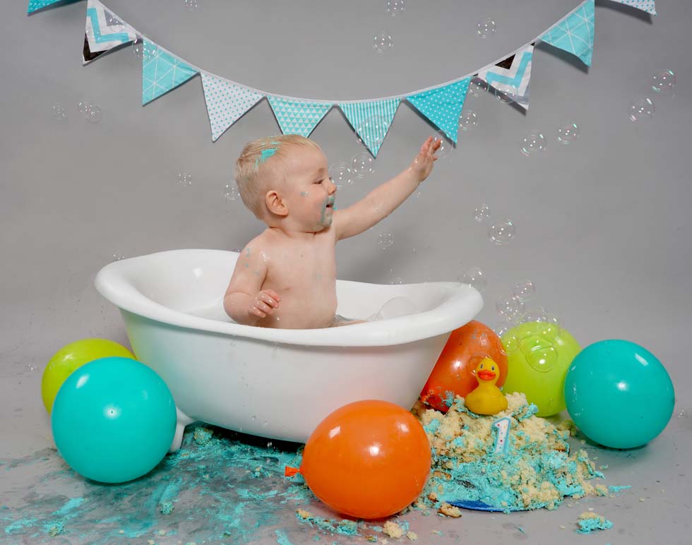 Cake smash photo shoot, cake smash, 1st birthday, cake smashing