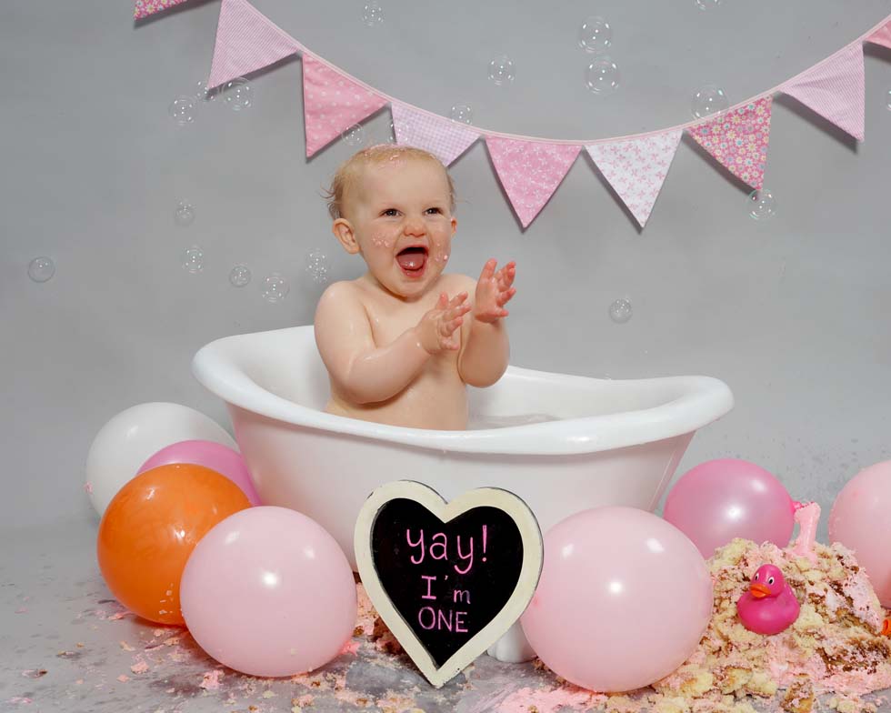 Cake smash photo shoot, cake smash, 1st birthday, cake smashing