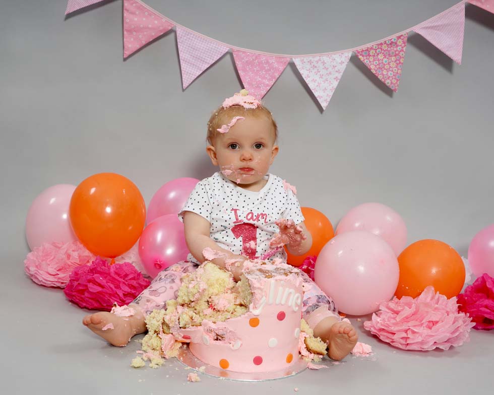 Cake smash photo shoot, cake smash, 1st birthday, cake smashing