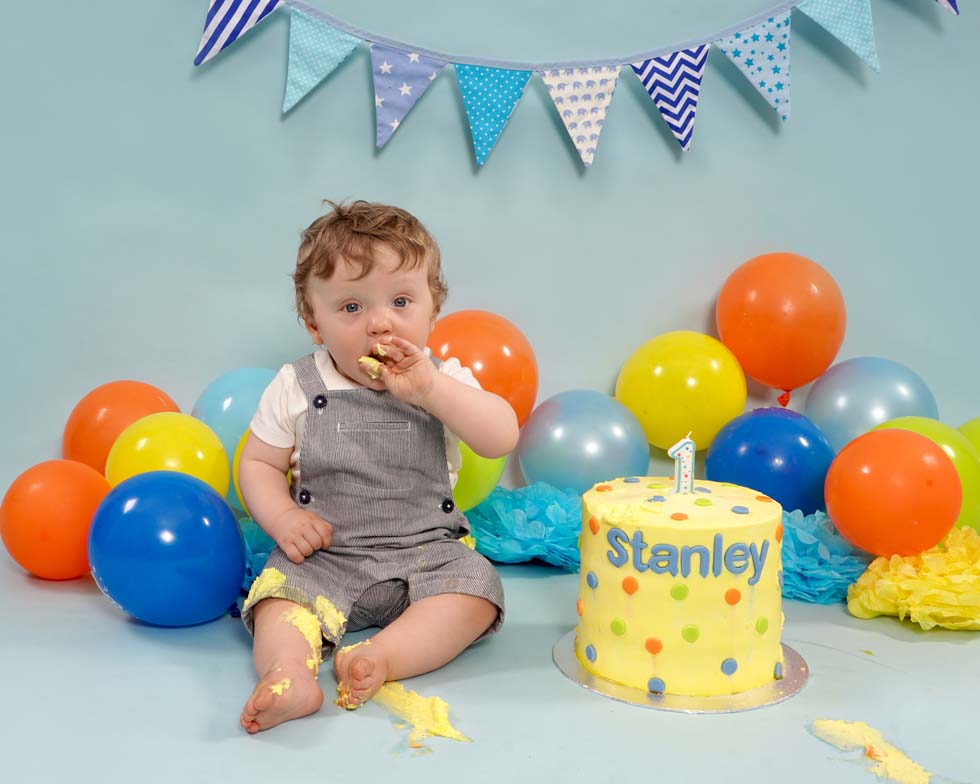 Cake smash photo shoot, cake smash, 1st birthday, cake smashing