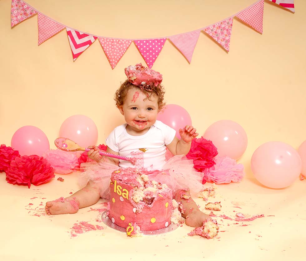 Cake smash photo shoot, cakesmash photoshoot, 1st birthday, cake smashing