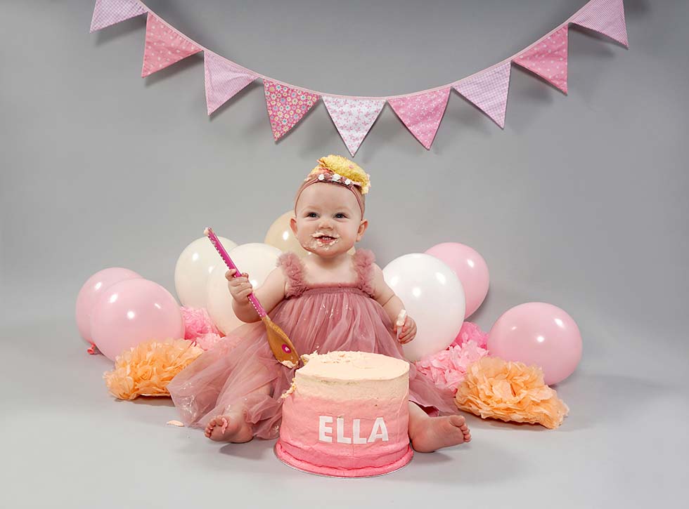 Cake smash photo shoot, cakesmash photoshoot, 1st birthday, cake smashing