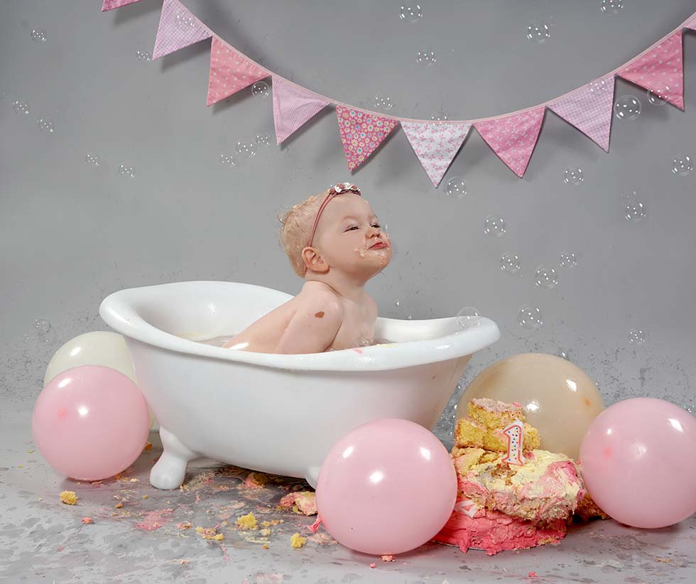 Cake smash photo shoot, cakesmash photoshoot, 1st birthday, cake smashing