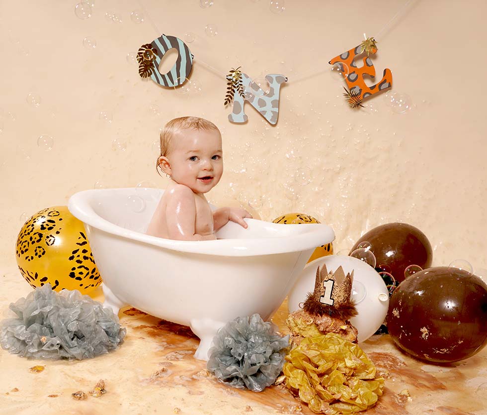 Cake smash photo shoot, cake smash, 1st birthday, cake smashing