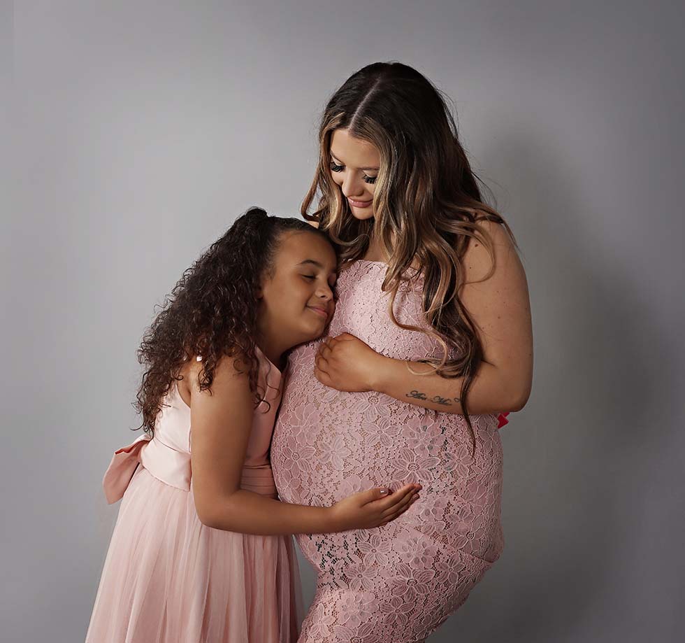 🌹 PETITE & WILD 🌹  Cute pregnancy pictures, Baby bump photoshoot, Baby  bump pictures