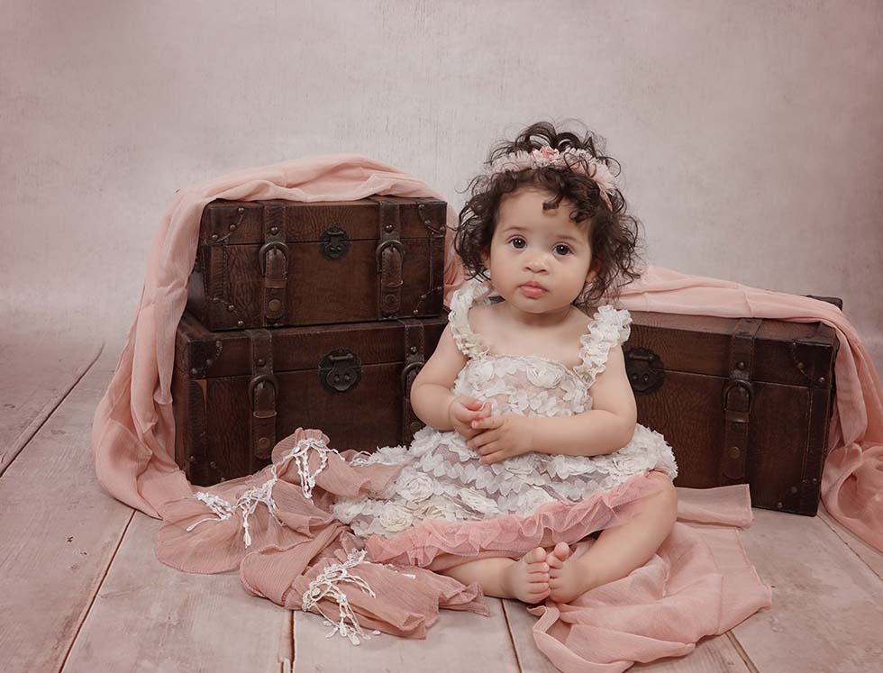 baby photo shoot, baby girl photos, baby photos, baby Photoshoot baby photographer, Vintage Baby Photo Shoot