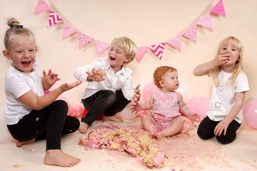 cake smash, cake smashing, 1st birthday, cake smash photoshoot, photo shoot