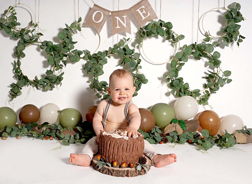 cake smash, cake smashing, 1st birthday, cake smash photoshoot, photo shoot, woodland cake smash, woodland theme