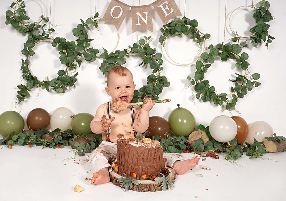 cake smash, cake smashing, 1st birthday, cake smash photoshoot, photo shoot, woodland cake smash, woodland theme