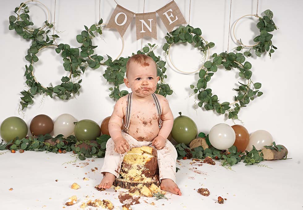 cake smash, cake smashing, 1st birthday, cake smash photoshoot, photo shoot, woodland cake smash, woodland theme