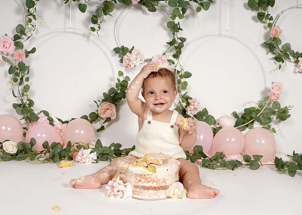 cake smash, cake smashing, 1st birthday, cake smash photoshoot, photo shoot, woodland cake smash, floral theme, floral hooops