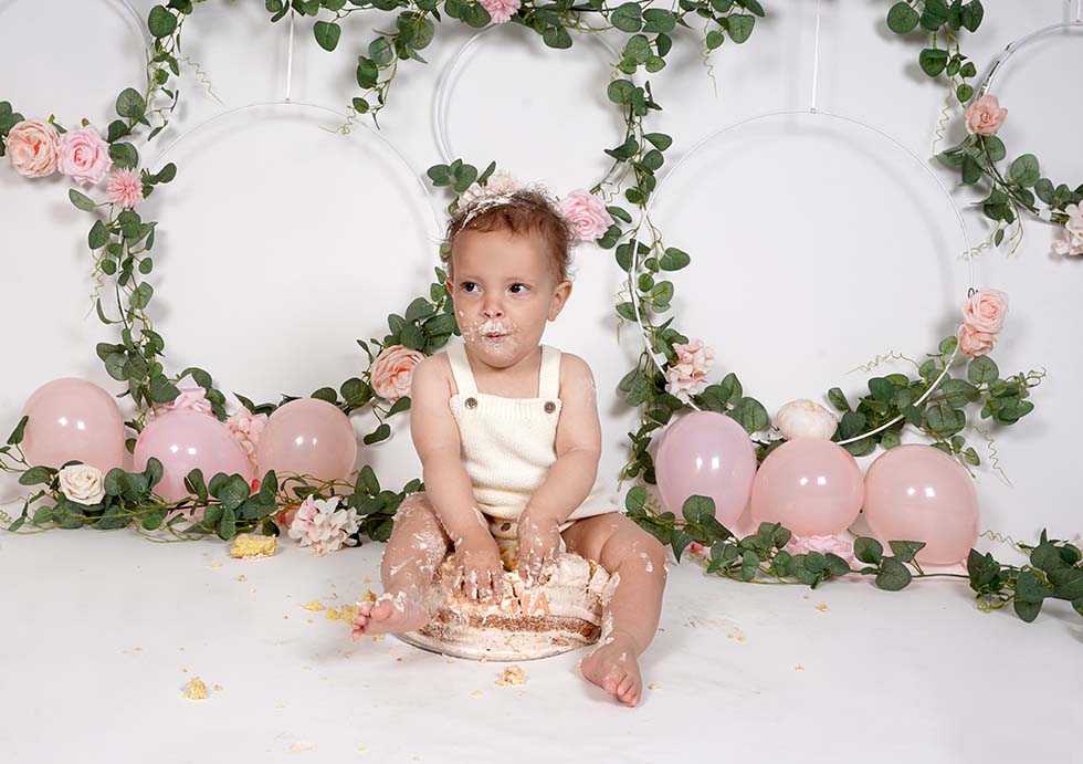 cake smash, cake smashing, 1st birthday, cake smash photoshoot, photo shoot, woodland cake smash, floral theme, floral hooops